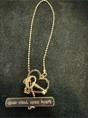 Gold Heart & Key Pendant bracelet with Inspirational Bar